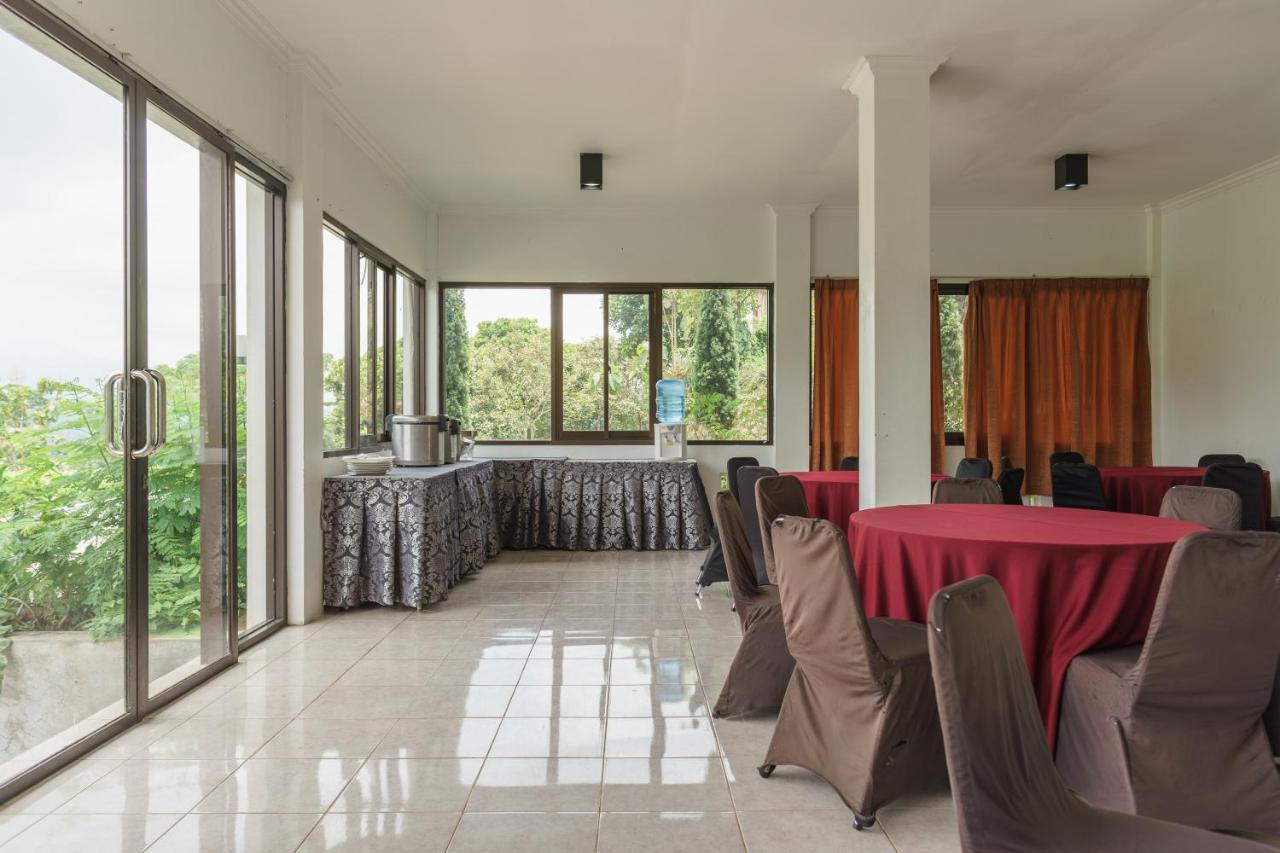 בוגור Reddoorz Plus At Hotel Negeri Baru Lodaya Puncak מראה חיצוני תמונה