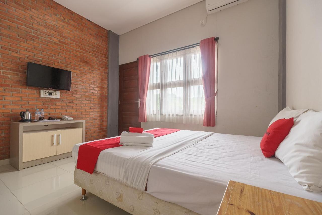 בוגור Reddoorz Plus At Hotel Negeri Baru Lodaya Puncak מראה חיצוני תמונה